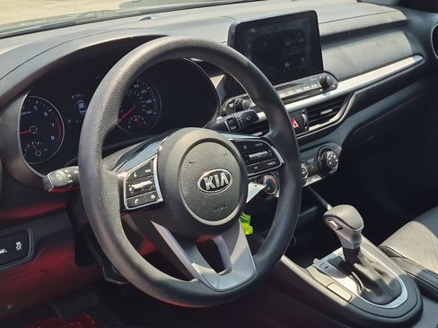 Used 2020 Kia Forte LXS FWD image 12