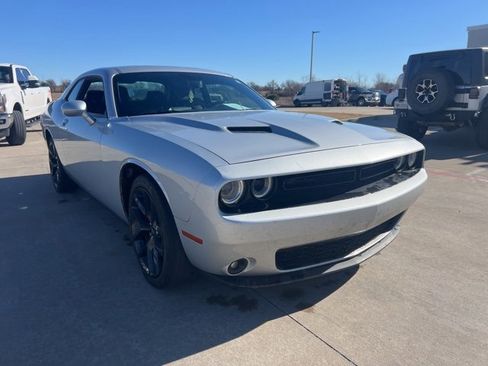 Used 2020 Dodge Challenger SXT w/ Plus Package image 3