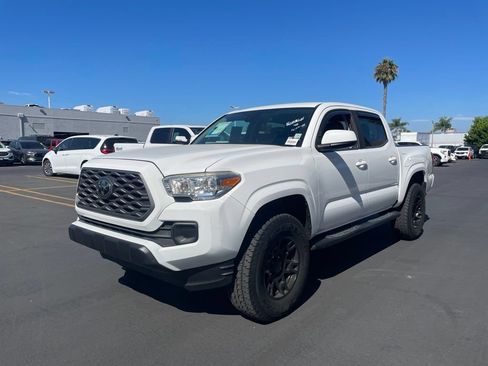 Used 2020 Toyota Tacoma SR w/ SR Convenience Package RWD image 5