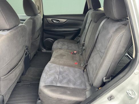 Used 2015 Nissan Rogue SV image 11