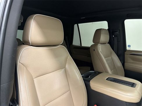 Used 2021 Chevrolet Tahoe Premier w/ Premium Package image 19