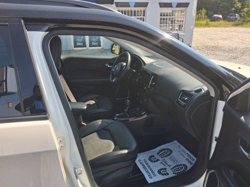 Used 2019 Jeep Compass Latitude AWD/4WD image 15