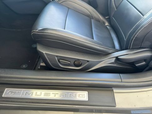 Used 2025 Ford Mustang Premium RWD image 17