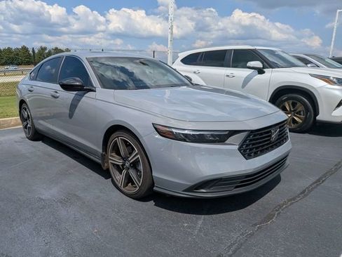Used 2023 Honda Accord Sport image 2