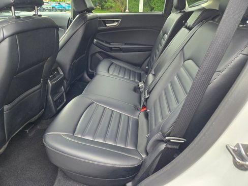 Used 2024 Ford Edge SEL image 16