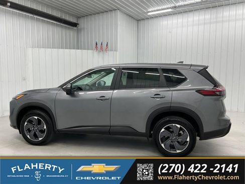Used 2025 Nissan Rogue SV FWD image 5