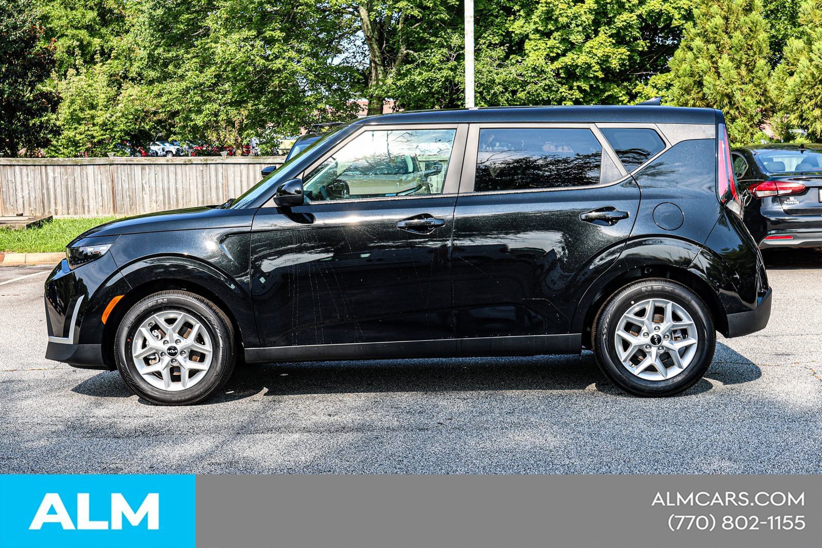 Used 2025 Kia Soul LX w/ LX Technology Package FWD image 9