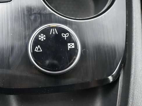 Used 2024 Nissan Rogue S AWD/4WD image 17