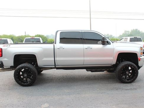 Used 2018 Chevrolet Silverado 2500 LT w/ LT Fleet Convenience Package AWD/4WD image 9