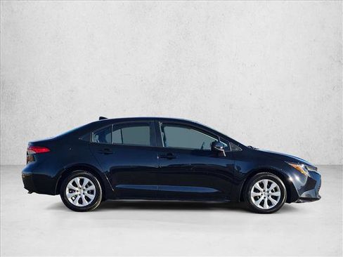 Used 2023 Toyota Corolla LE FWD image 4