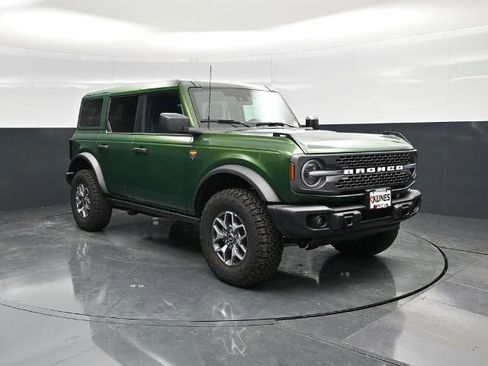 Certified 2025 Ford Bronco Badlands image 4