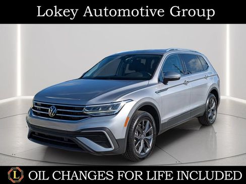 Certified 2023 Volkswagen Tiguan SE FWD image 1