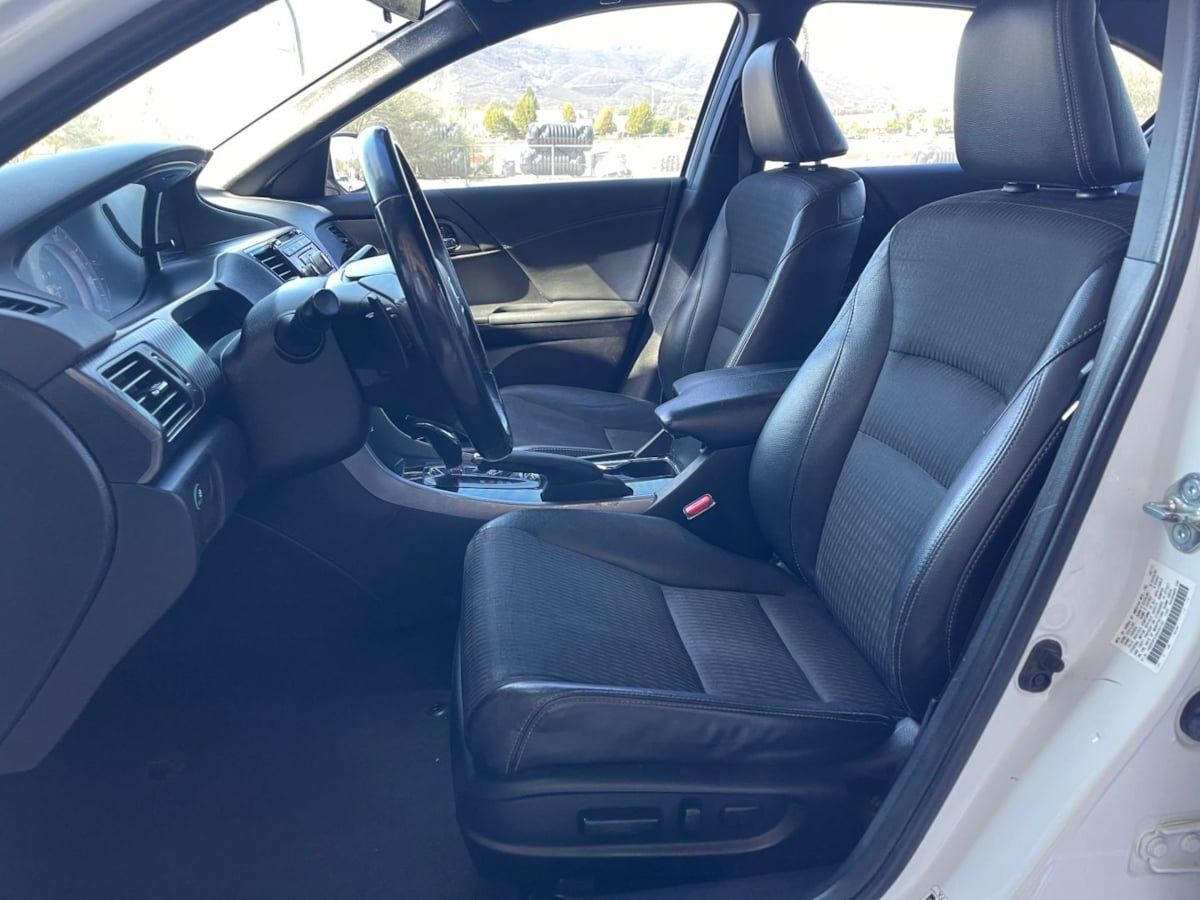 Used 2017 Honda Accord Sport image 22