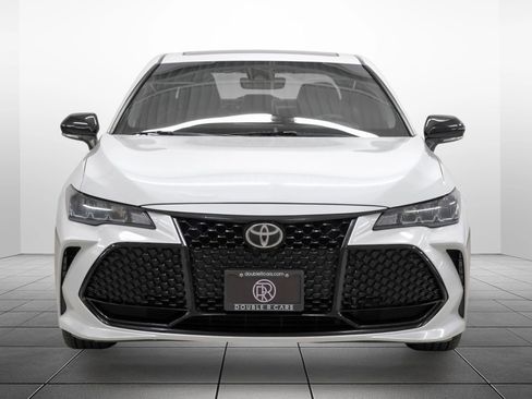 Used 2019 Toyota Avalon XSE image 6