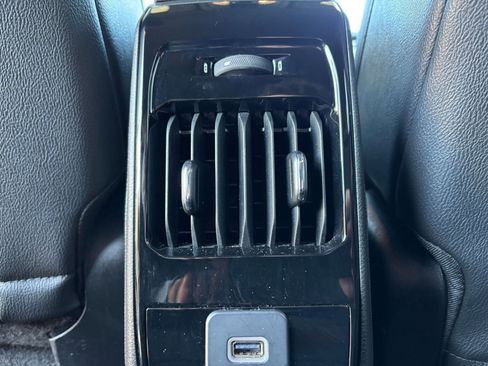 Used 2025 Jeep Compass Limited image 24