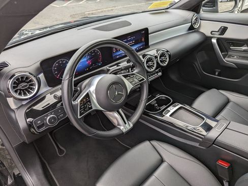 Used 2025 Mercedes-Benz CLA 250 4MATIC image 12