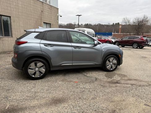 Used 2020 Hyundai Kona Limited w/ Cargo Package image 7