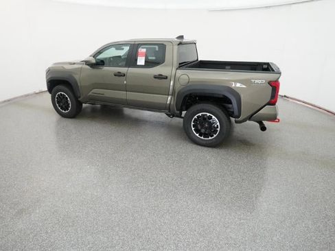 New 2025 Toyota Tacoma TRD Off-Road AWD/4WD image 4