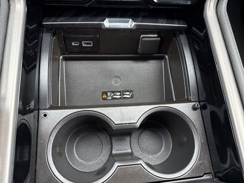 Certified 2022 GMC Yukon Denali w/ Denali Premium Package image 13