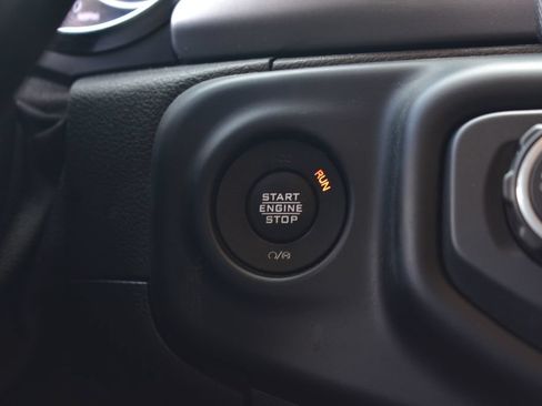Used 2020 Jeep Wrangler Sport AWD/4WD image 36