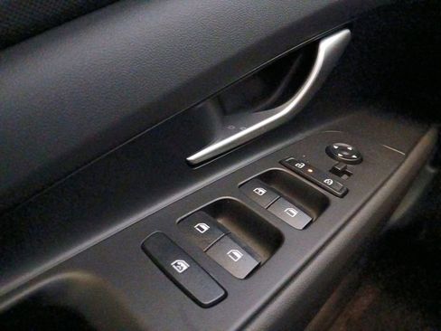 New 2026 Hyundai Elantra SE FWD image 17