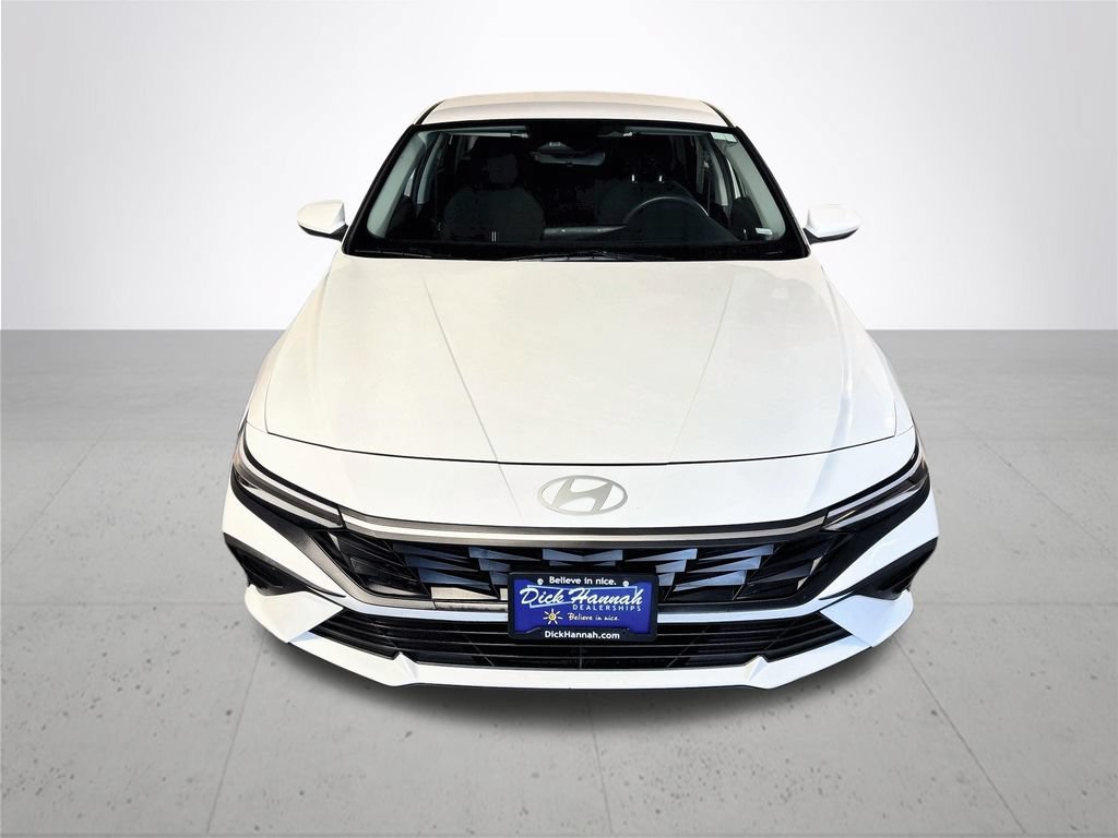 Used 2024 Hyundai Elantra SEL FWD image 3