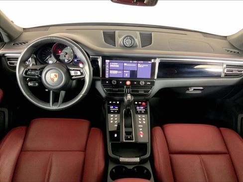 Certified 2026 Porsche Macan AWD/4WD image 12
