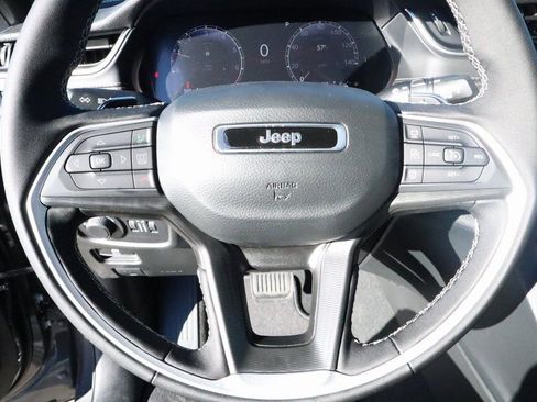 New 2025 Jeep Grand Cherokee Laredo X w/ Luxury Tech Group I RWD image 3
