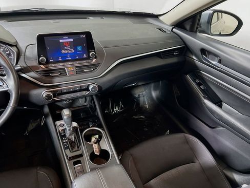 Used 2022 Nissan Altima 2.5 SV w/ SV Premium Package image 22