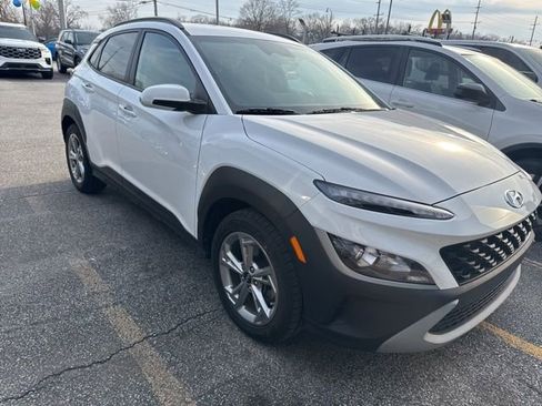 Used 2022 Hyundai Kona SEL image 2