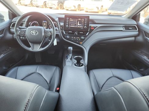 Used 2023 Toyota Camry SE image 11