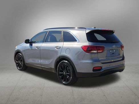 Used 2020 Kia Sorento S FWD image 4