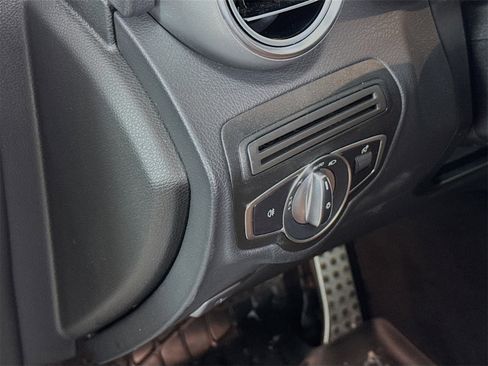 Used 2021 Mercedes-Benz GLC 300 GLC 300 image 8