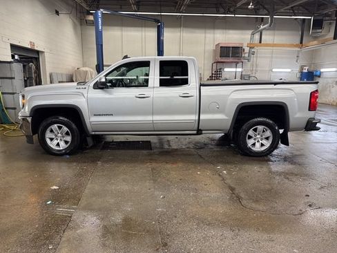 Used 2019 GMC Sierra 1500 SLE w/ SLE Value Package AWD/4WD image 3
