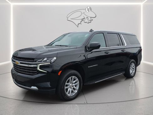 Used 2024 Chevrolet Suburban LT AWD/4WD image 3