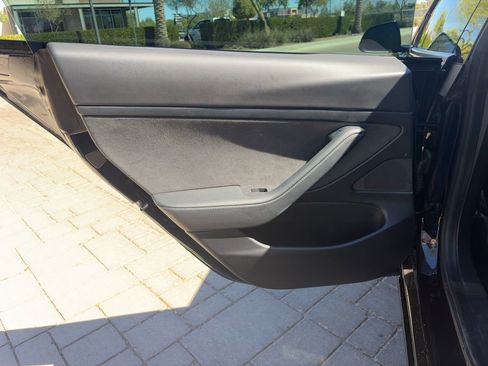 Used 2021 Tesla Model 3 Standard Range Plus image 9