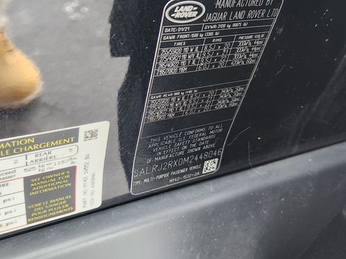 Used 2021 Land Rover Discovery S image 22