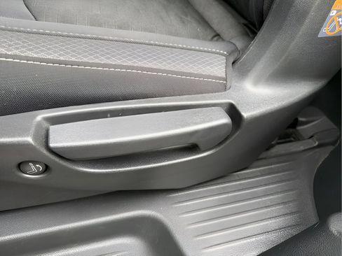 Used 2024 Nissan Pathfinder SV FWD image 22