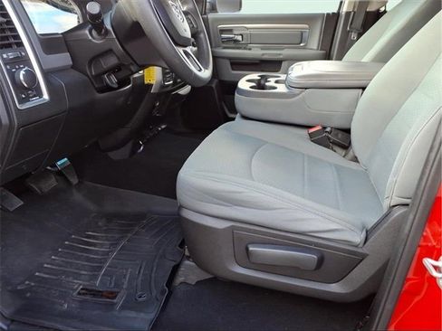 Used 2019 RAM 1500 Classic SLT image 10