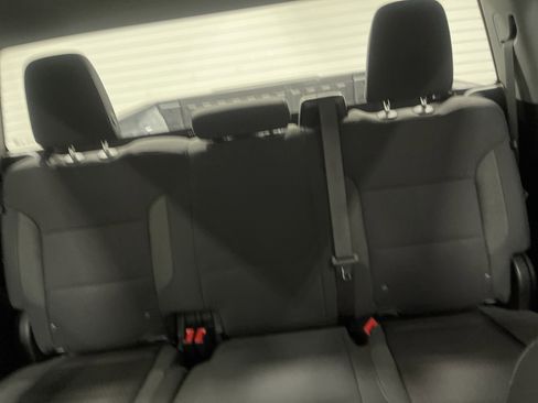Used 2024 GMC Sierra 1500 SLE image 11