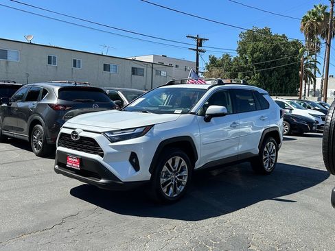 Used 2025 Toyota RAV4 XLE Premium FWD image 2