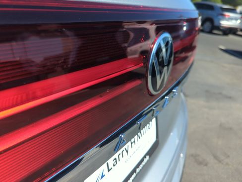 New 2026 Volkswagen Atlas Cross Sport SE AWD/4WD image 22