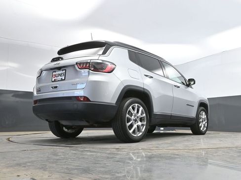 Used 2025 Jeep Compass Limited AWD/4WD image 35