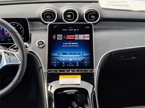 New 2025 Mercedes-Benz GLC 300 image 19