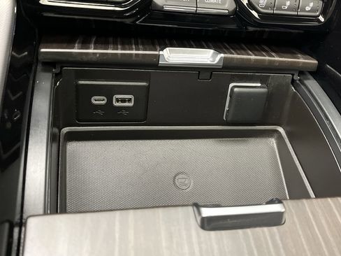 Certified 2022 GMC Yukon Denali image 27