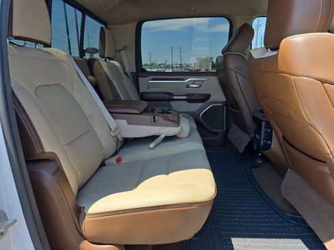 Used 2019 RAM 1500 Laramie AWD/4WD image 14