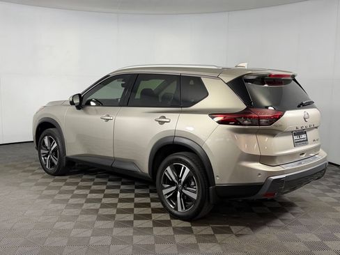 Used 2024 Nissan Rogue SL w/ SL Premium Package AWD/4WD image 11
