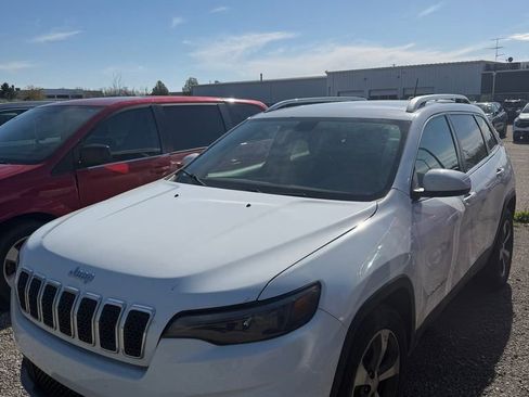 Used 2019 Jeep Cherokee Limited FWD image 2