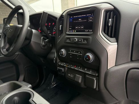 Used 2023 Chevrolet Silverado 1500 Custom Trail Boss w/ LPO, Dark Essentials Package image 28