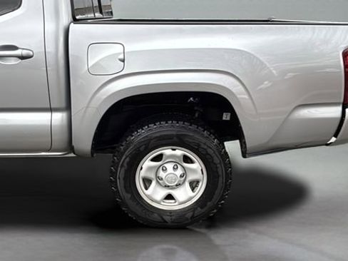 Used 2019 Toyota Tacoma SR image 29